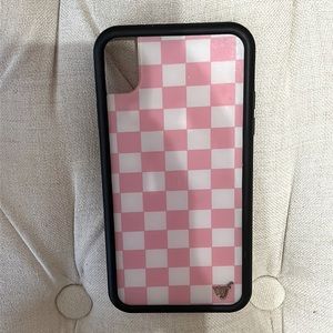 Pink checkerboard XR case - Wildflower